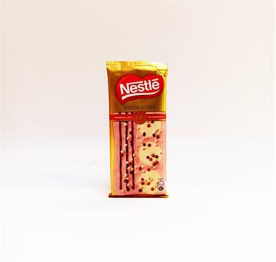 شکلات دکوریشین نستله با طعم توت فرنگی